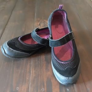 Lands End Womens MJ Slip on Size 8 Black